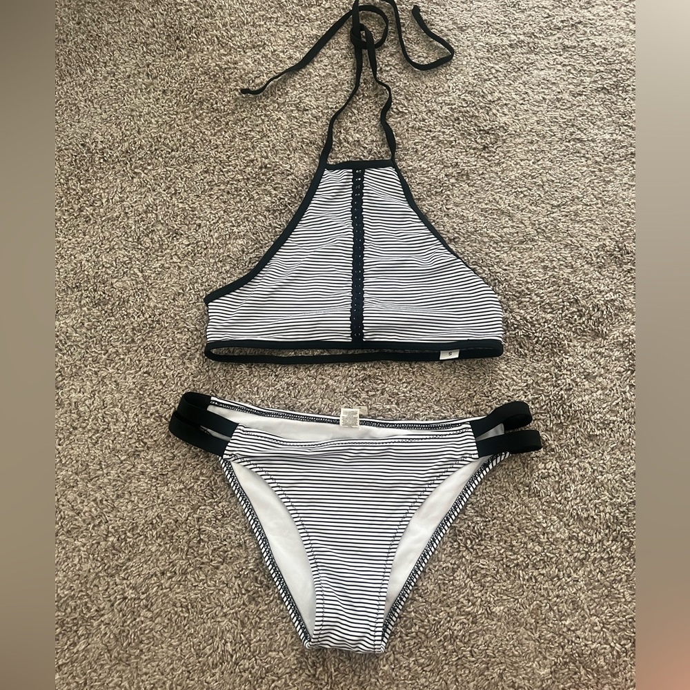 Cupshe Women’s Black and White Bikini Set